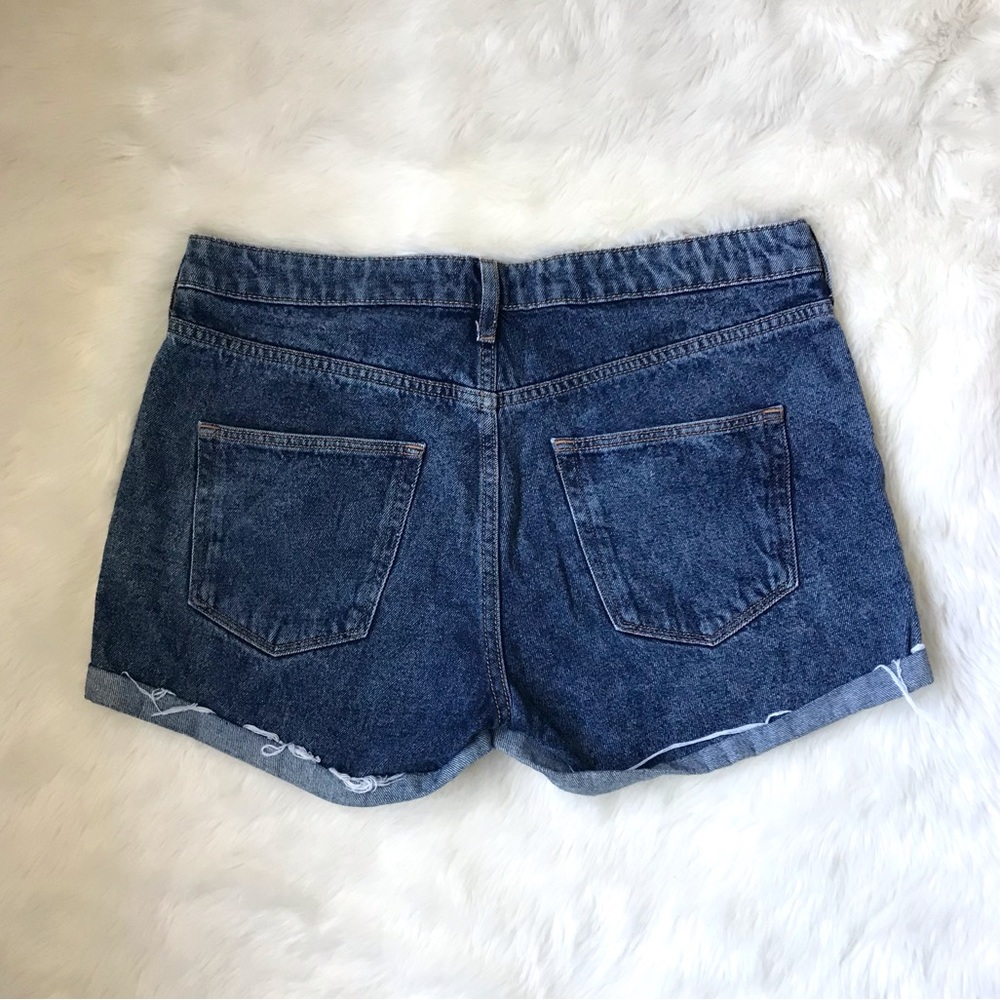 h&m mid rise dark wash denim shorts - Picture 4 of 7